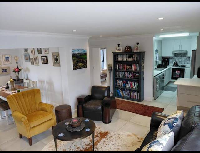 2 BEDROOM APARTMENT FOR SALE IN ISLAND VIEW